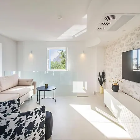 Incredibly Beautiful Stone House Lota - Makarska Exklusiv *